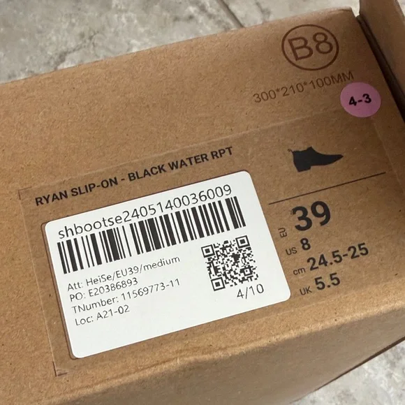 VIVAIA Chelsea Boots 🆕 - Picture 3 of 5